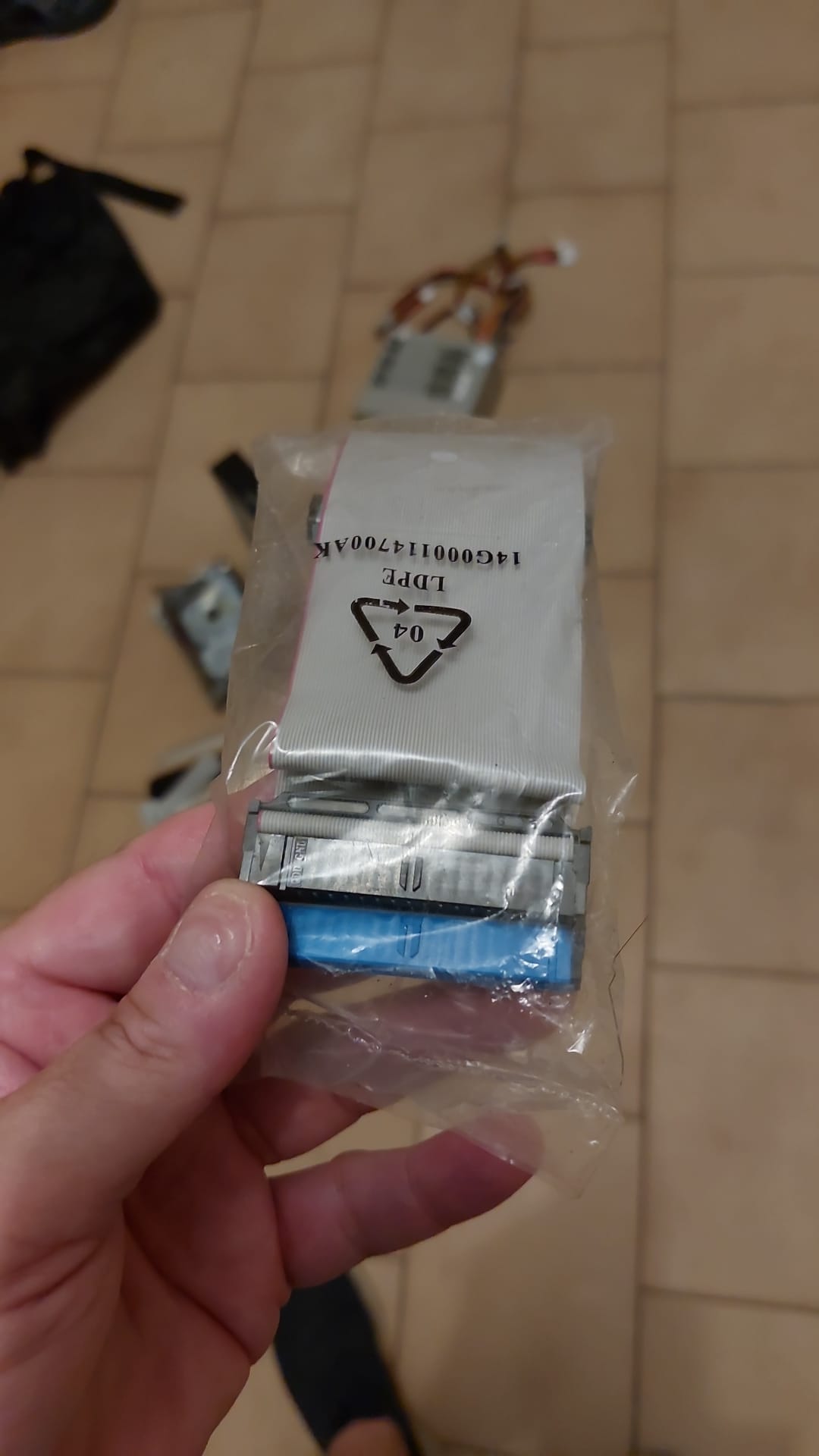 Cavetteria e nastri IDE sigillati